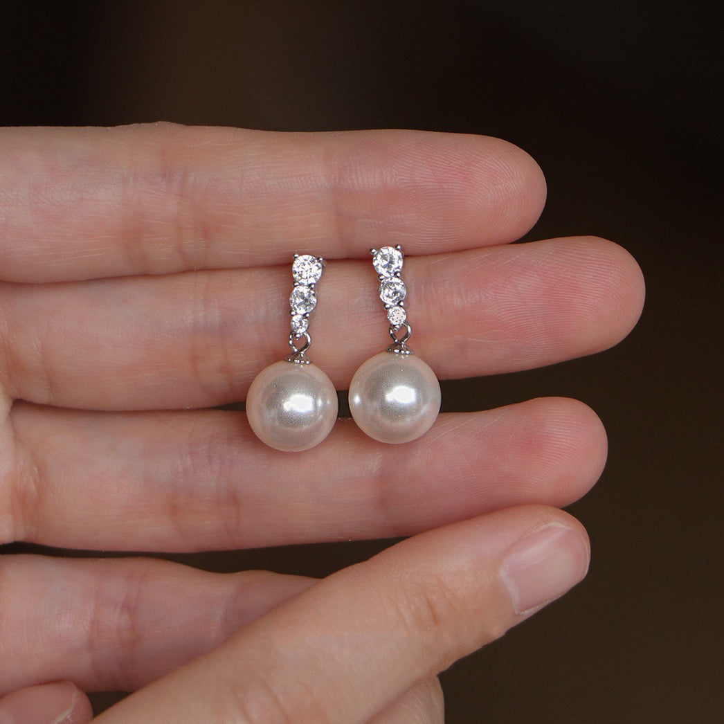Diamond Pearl Ear studs