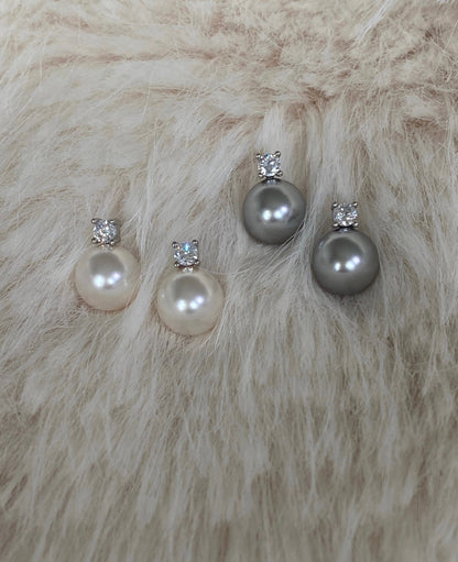 Diana Pearl Ear Stud