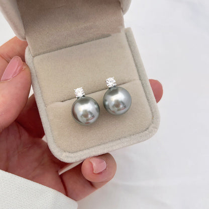 Diana Pearl Ear Stud